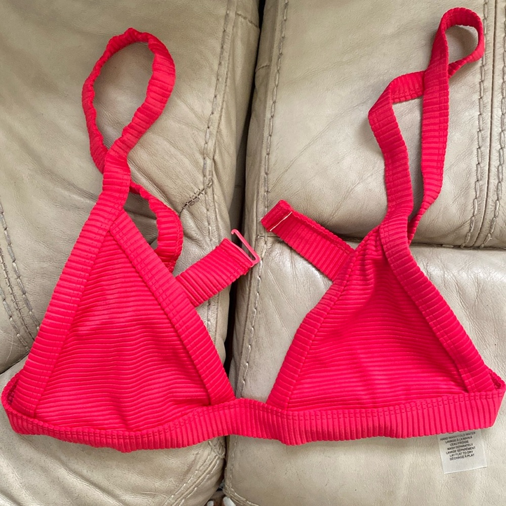 Tobi red ribbed bikini top!